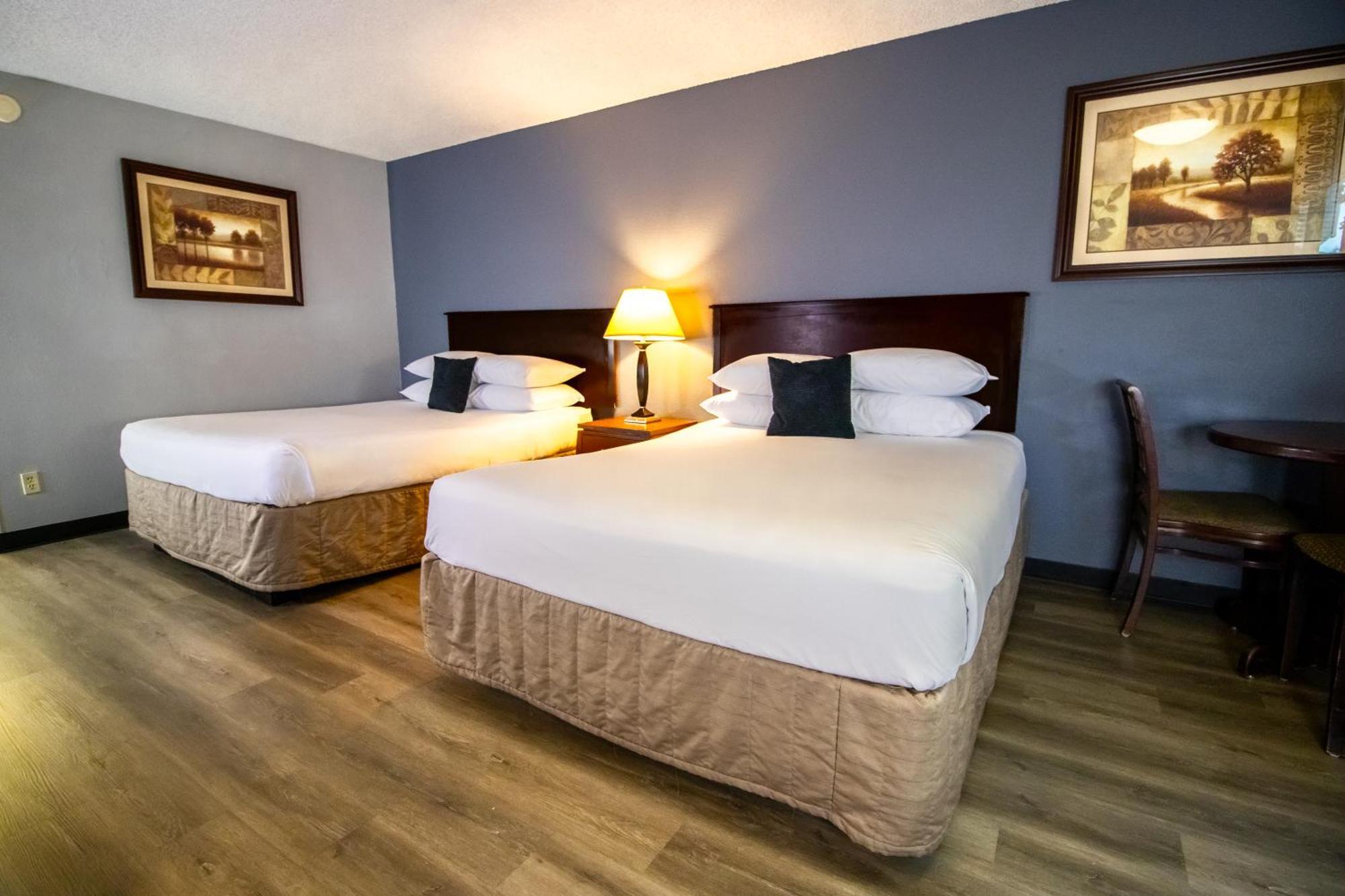 Red Lion Inn & Suites Vancouver Bagian luar foto