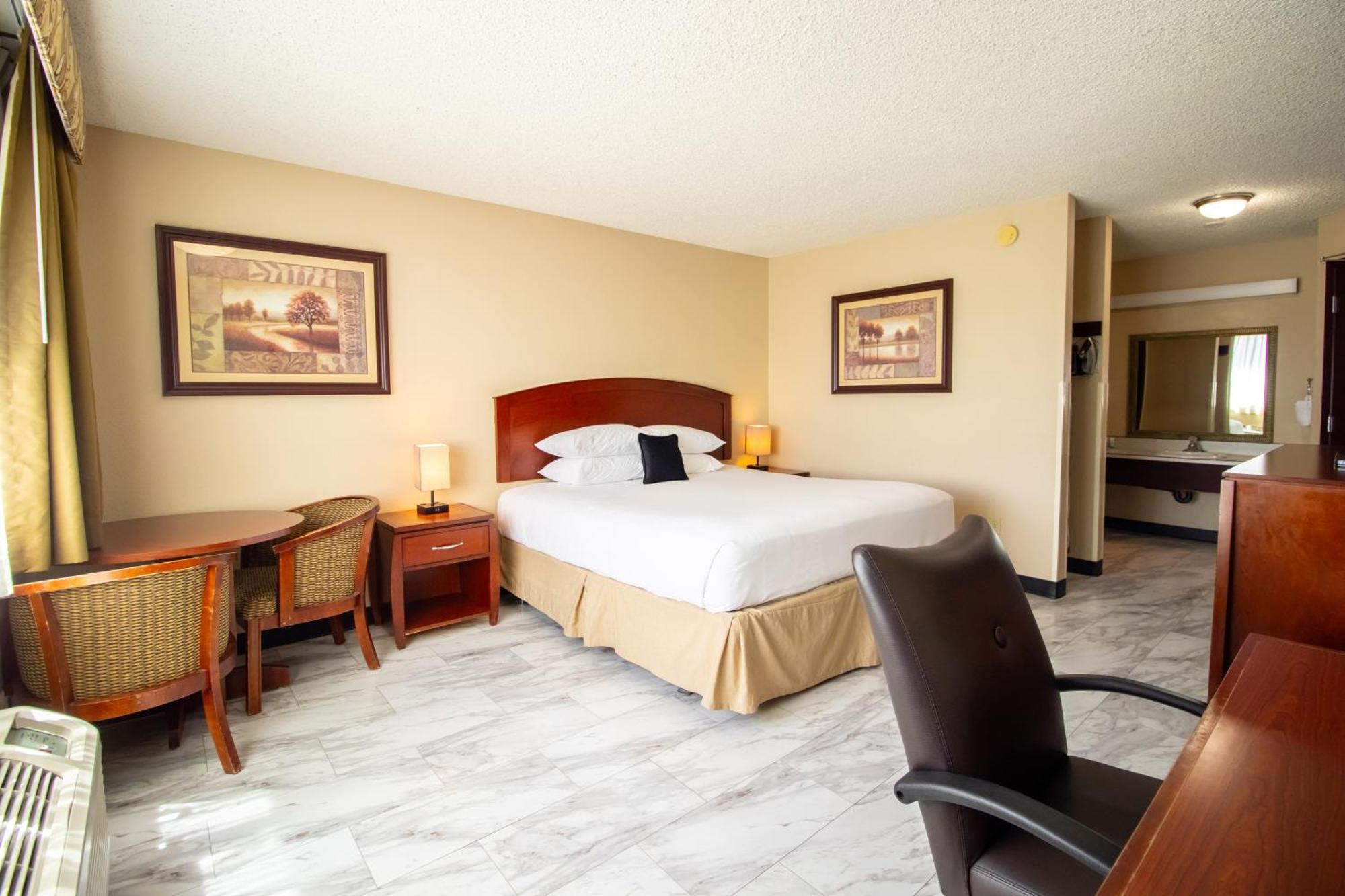 Red Lion Inn & Suites Vancouver Bagian luar foto