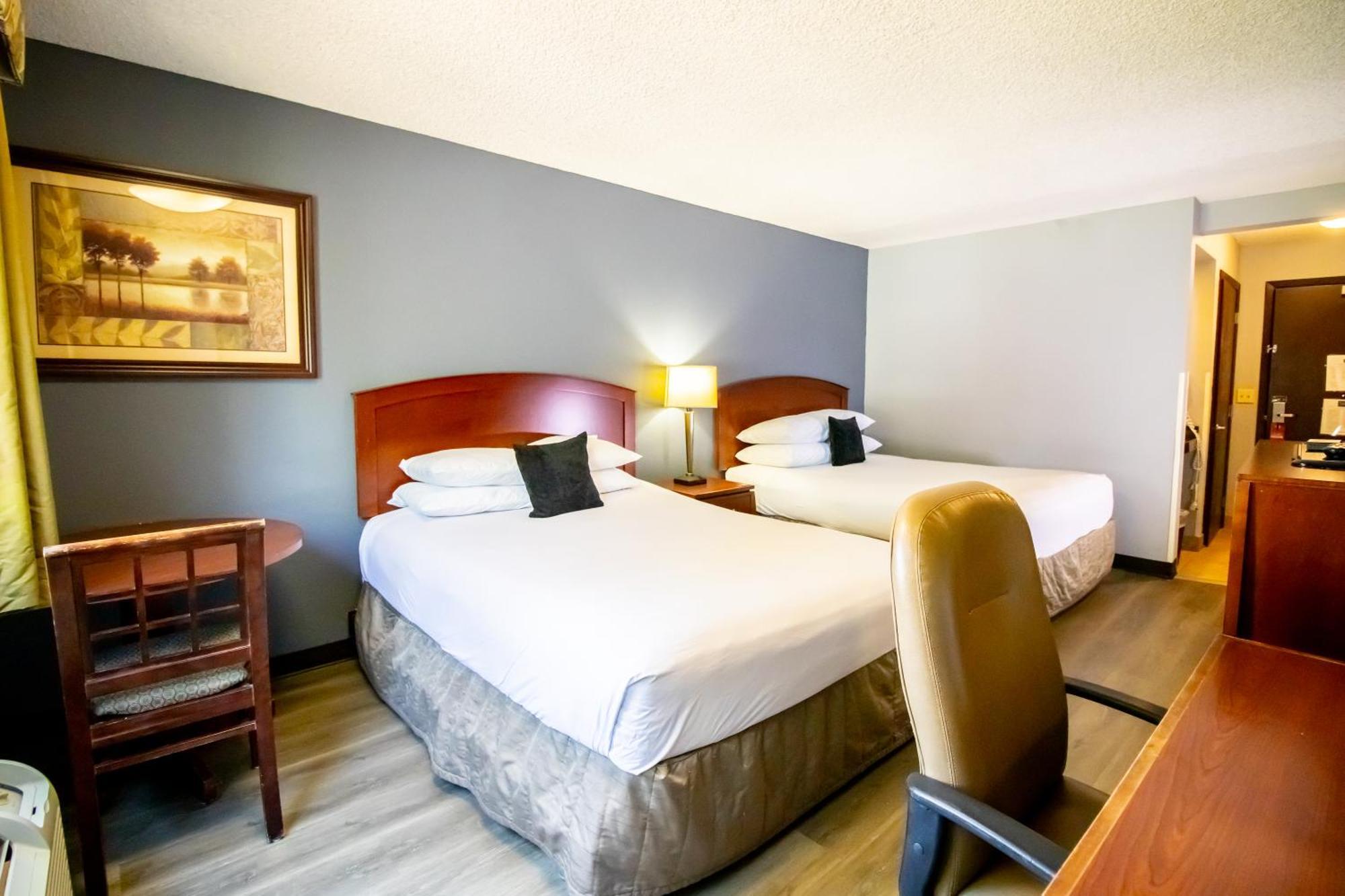 Red Lion Inn & Suites Vancouver Bagian luar foto