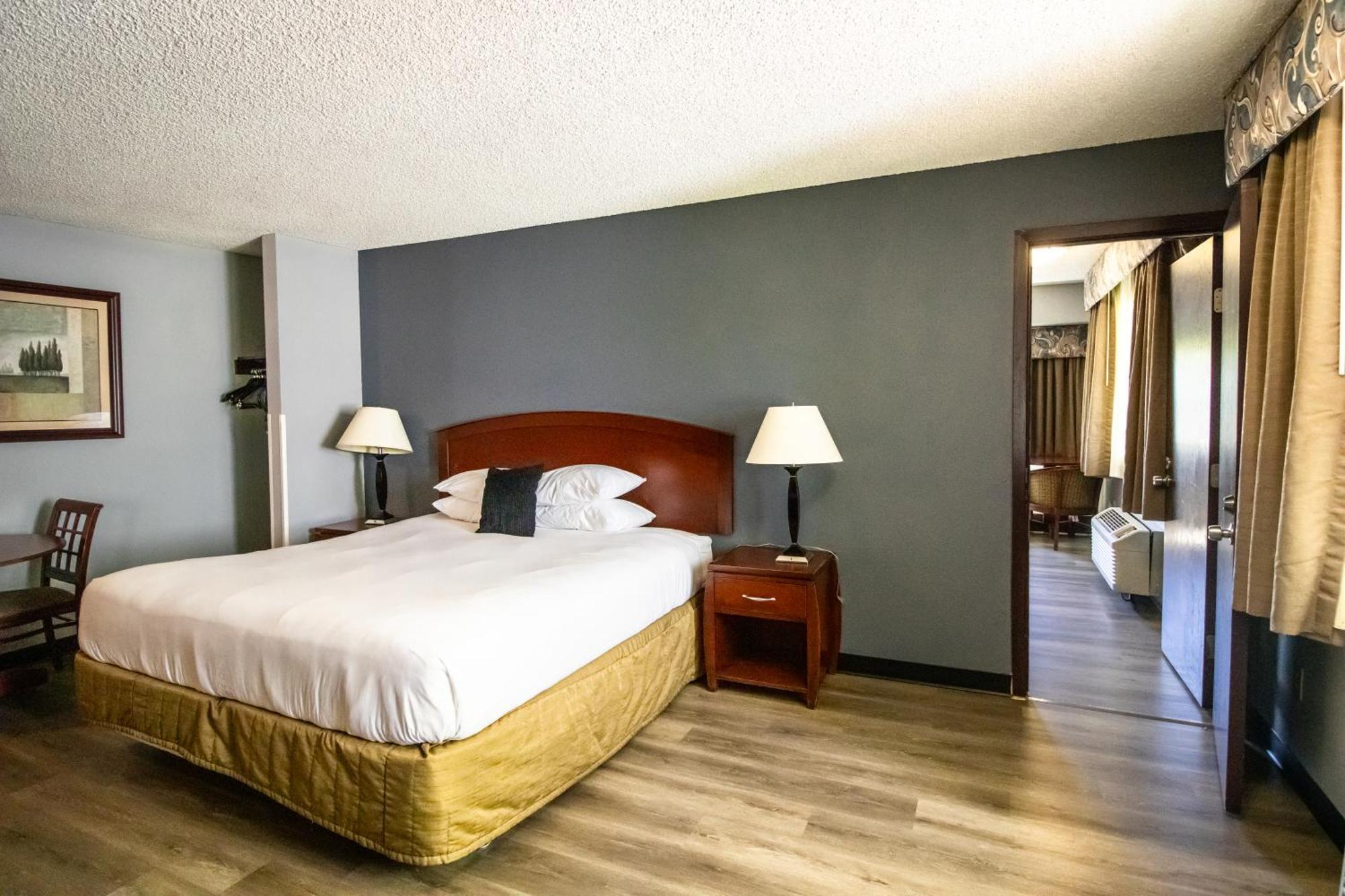 Red Lion Inn & Suites Vancouver Bagian luar foto