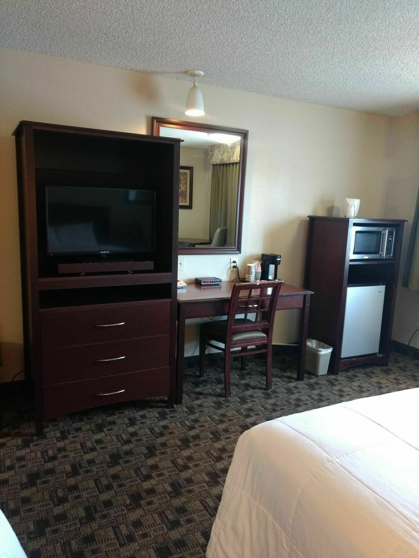 Red Lion Inn & Suites Vancouver Bagian luar foto